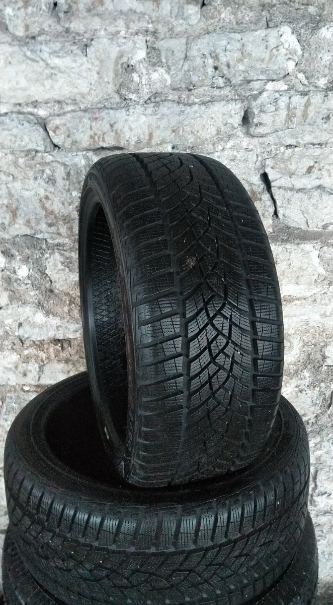 suverehv Goodyear Ultra Grip Performance