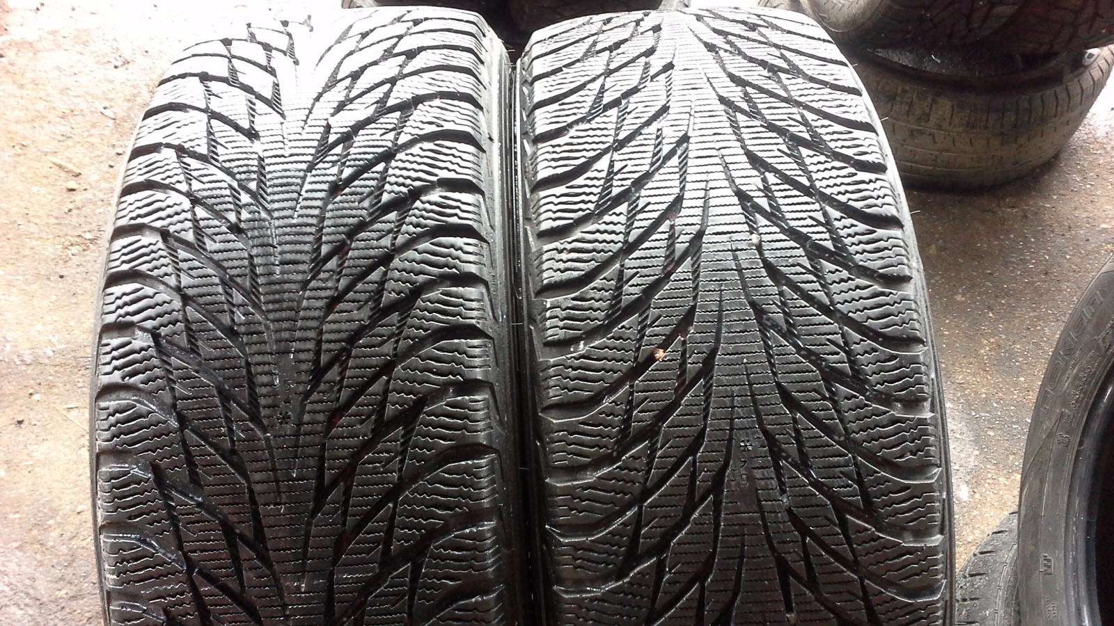 lamellrehv Nokian Hakkapeliitta R2