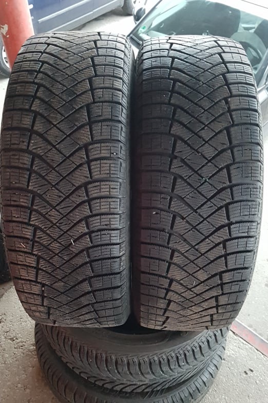 naastrehv Pirelli WINTER ICE ZERO
