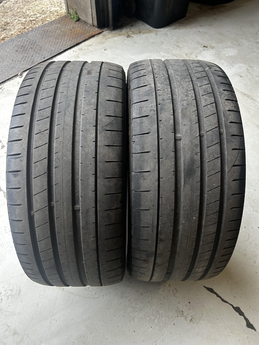 suverehv Yokohama Advan Sport V107