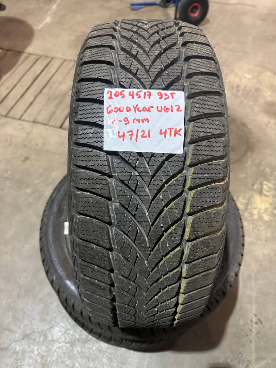 lamellrehv Goodyear UltraGrip Ice 2