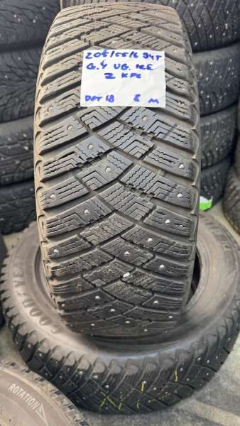 Winter studded Goodyear Ultra Grip Ice Arctic