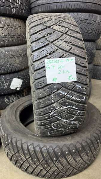 Winter studded Goodyear Ultra Grip Ice Arctic