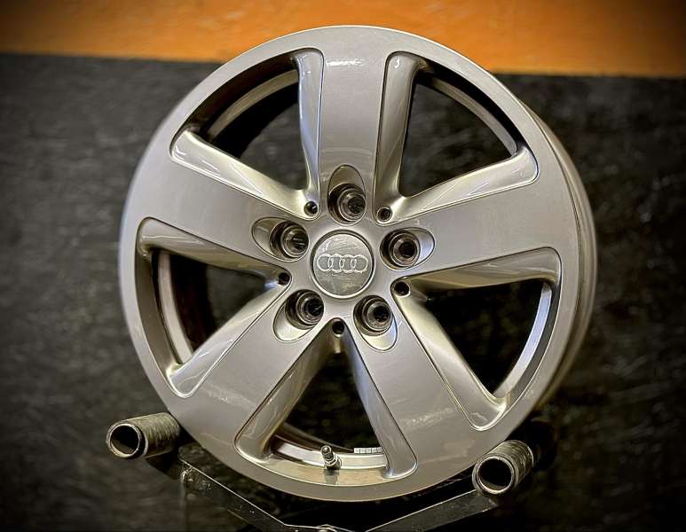 <font face='Tahoma'>vieglmetāla diski</font> Audi wheels